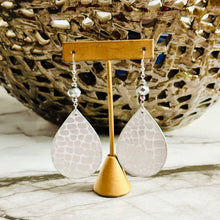 Load image into Gallery viewer, "The Chelsea" Earrings