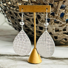 Load image into Gallery viewer, "The Chelsea" Earrings