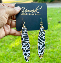 Load image into Gallery viewer, &quot;The Gabby&quot; Earrings
